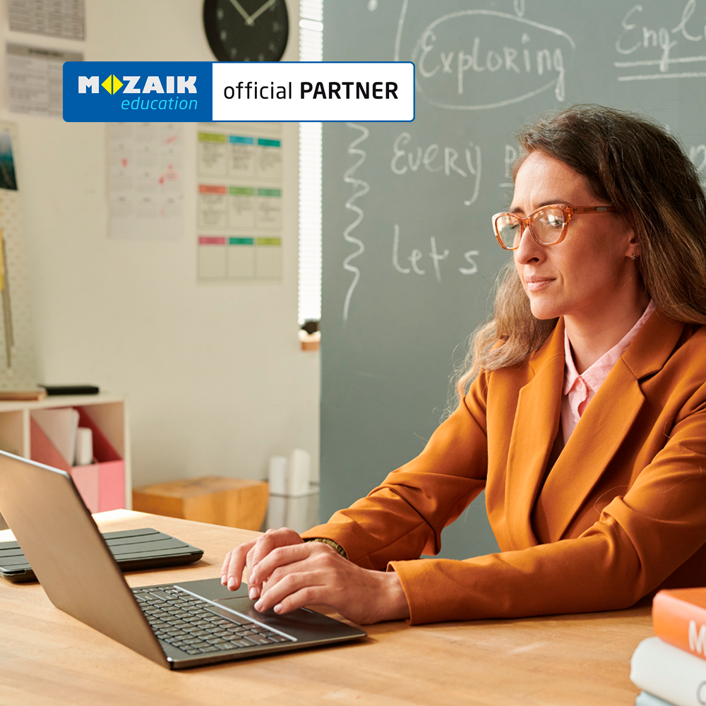 How mozaWeb Keeps Teachers and Students Connected Beyond the Classroom